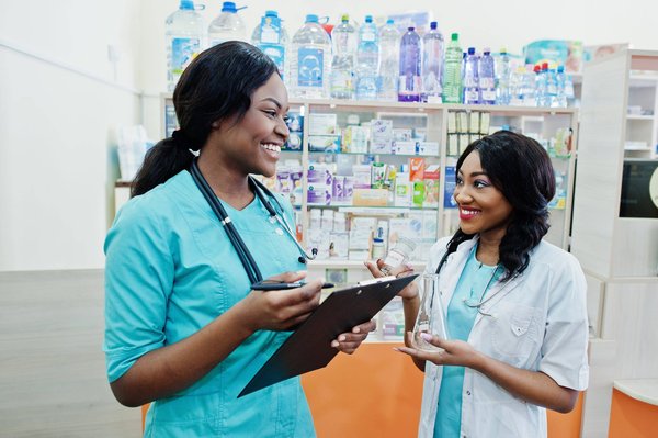 Caen : découvrez les pharmacies de garde pour un accès 24/7