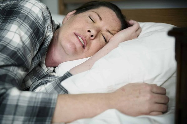 Comment une clinique dentaire peut-elle aider avec l'apnée du sommeil ?
